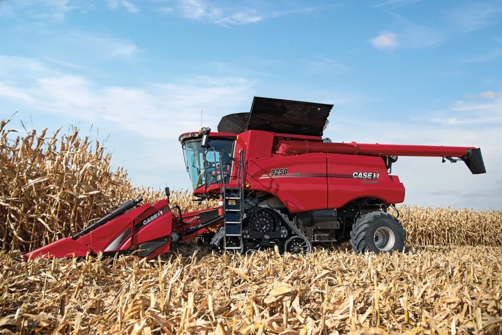 Case IH Axial-Flow 9250 combine harvesters Versus Fendt and Gleaner - RedMac Ag Services Western Australia