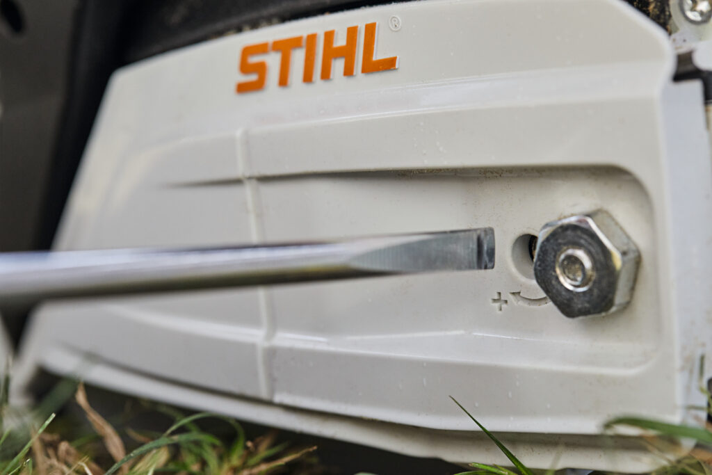 once the machine is turned off the control lever immediately moves back into the operating position. This allows a warm machine to be restarted immediately.</p><h3>STIHL 2-MIX Engine</h3><p>The STIHL 2-MIX engine is both powerful and economical. Separating the exhaust emissions from the unburnt gas minimises scavenging losses