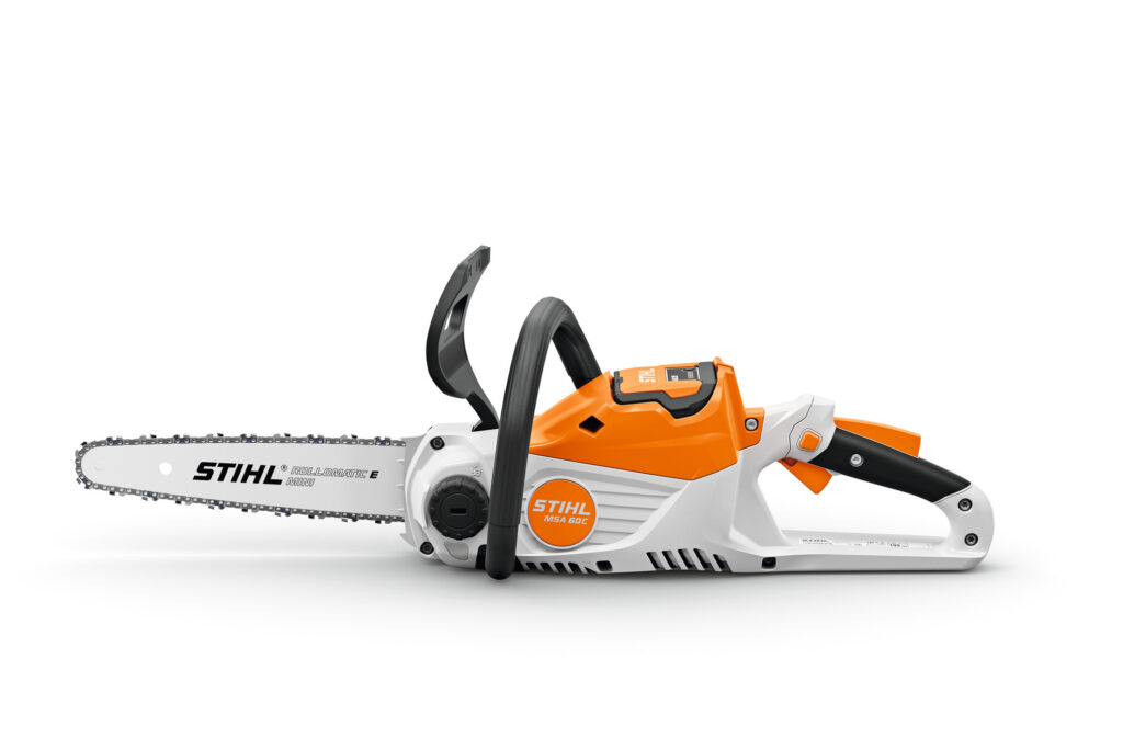 RE-TENSION THE SAW CHAIN TOOL-FREE. Thanks to STIHL Quick Chain Tensioning