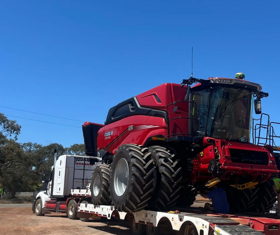 Gary Chivers is no stranger to the Case IH brand. Years ago he ran Case IH machinery before making the switch to green — but with the delivery of a brand new Case IH AF9 Combine, he's made his way back to team RED.