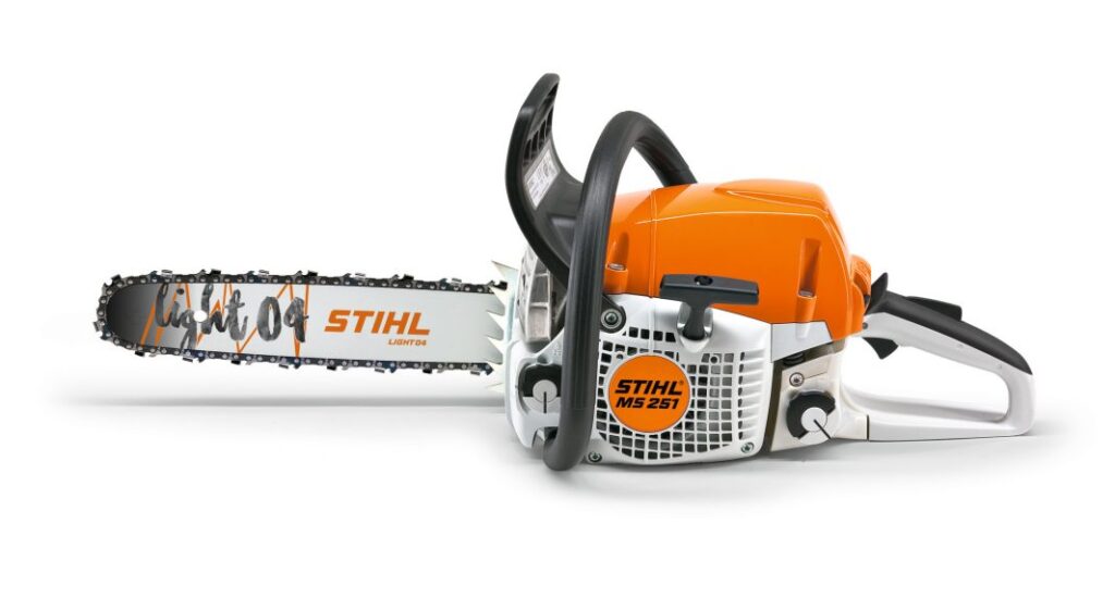 long cleaning intervals and easy maintenance of your chainsaw. When we refer to a long-life air filter system in chainsaws